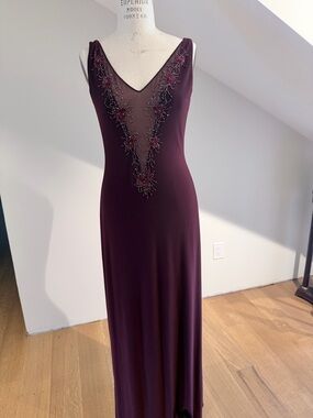 Laundry By Shelli Segal Plum Beaded V-Neck Evening Gown